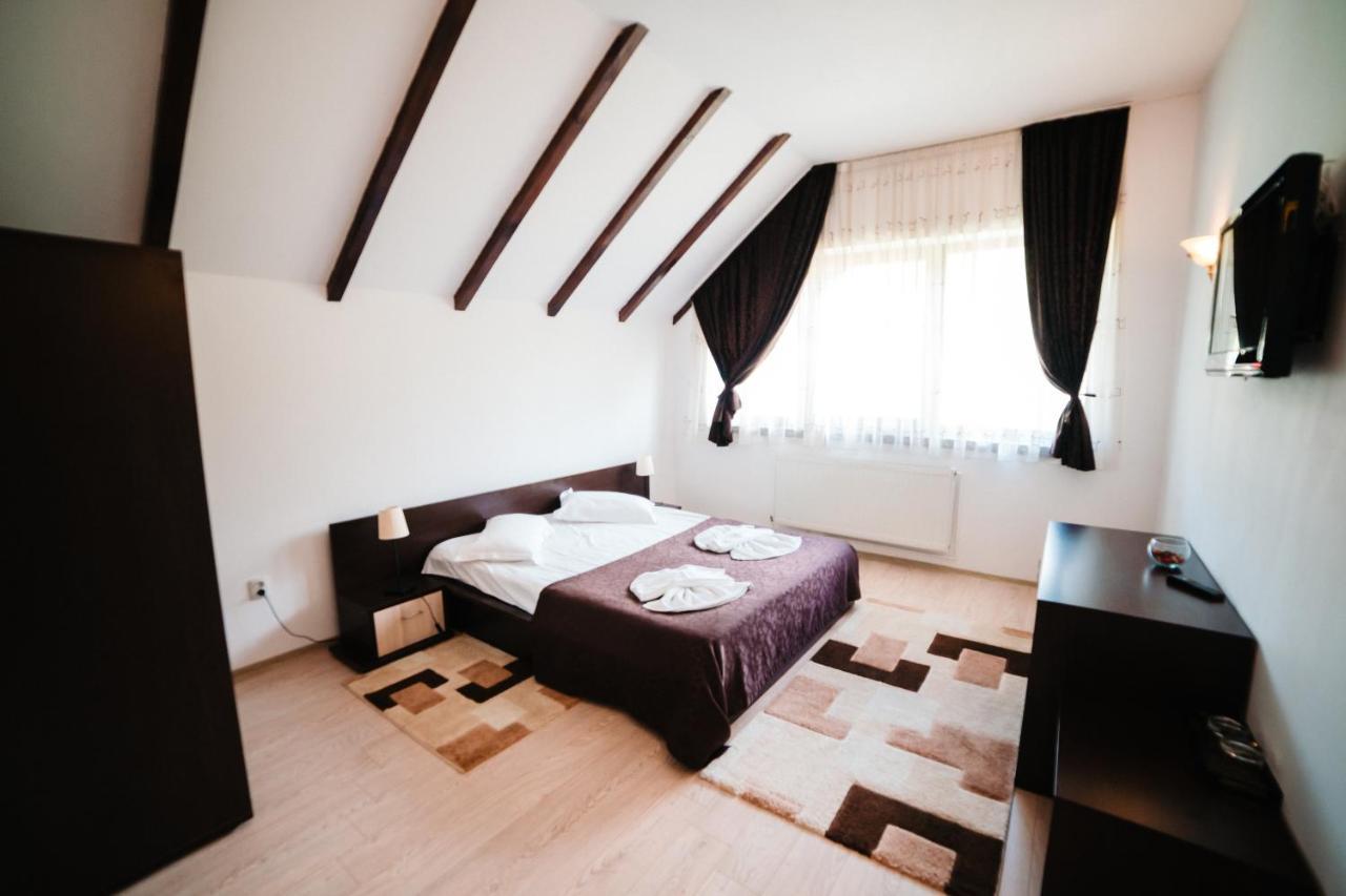 Hotel Boutique Garden Resort By Brancoveanu Moieciu de Jos Buitenkant foto