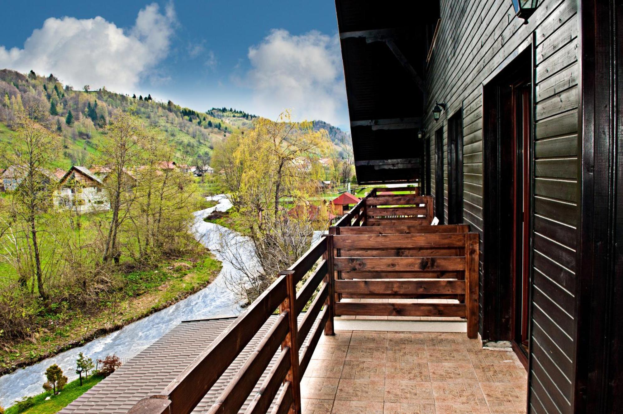Hotel Boutique Garden Resort By Brancoveanu Moieciu de Jos Buitenkant foto